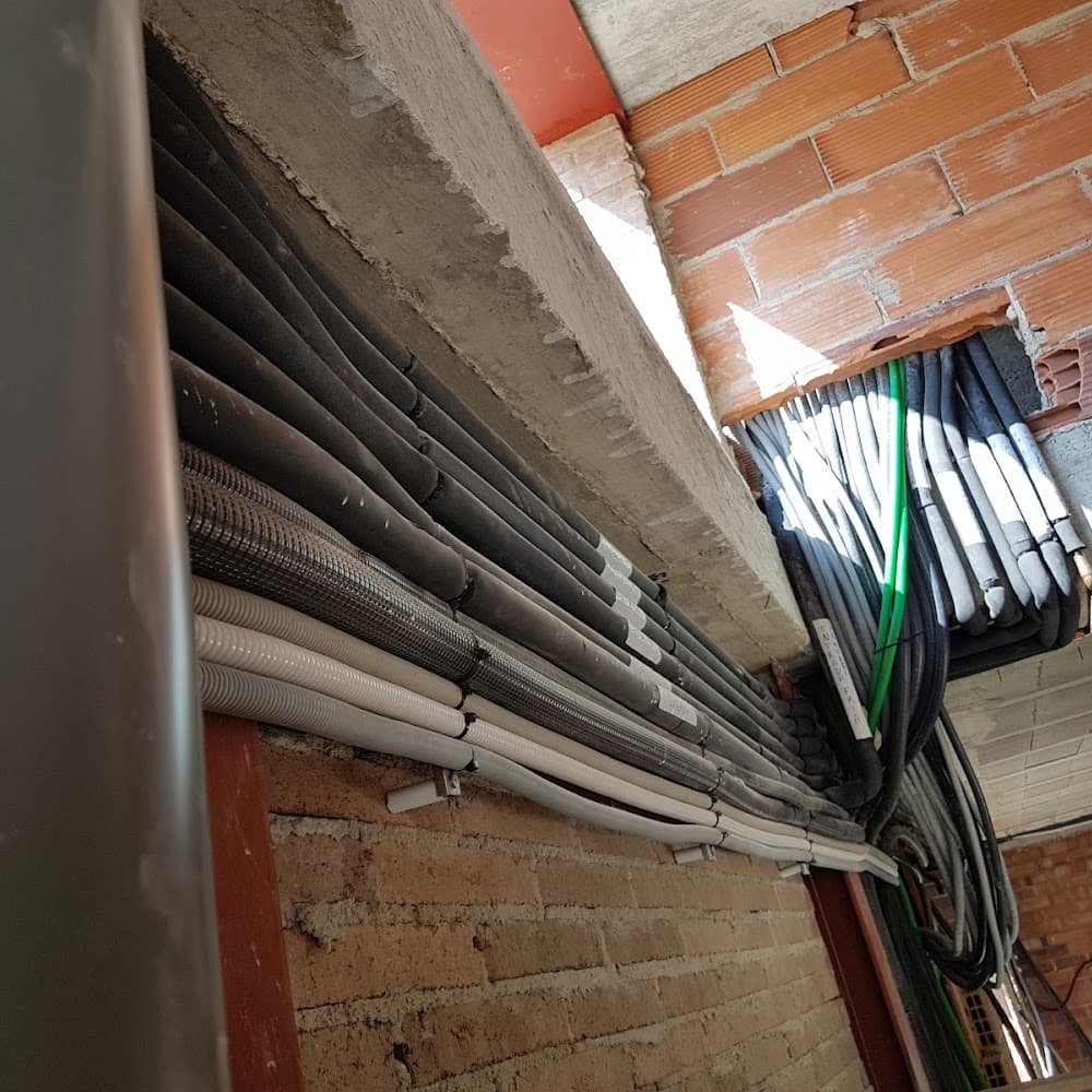 Verano Instalaciones S.L. BADALONA - Luz · Agua · Gas · Calefacción · Climatización · Energias renovables ·